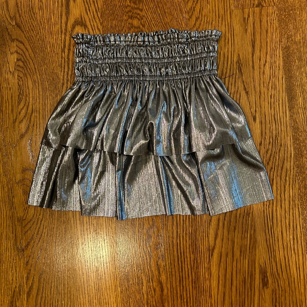 Girls Metallic Smocked Waist Ruffle Mini Skirt- Size Large (12)